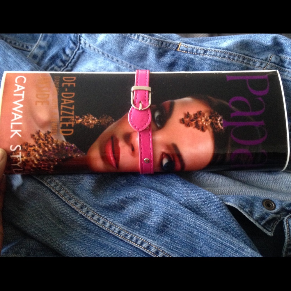 Magazine clutch purse hard case pink closure